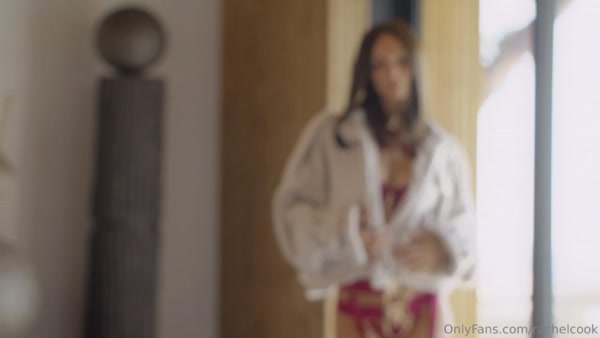 Rachelcook Twerk: Cheeky Vertical Video
