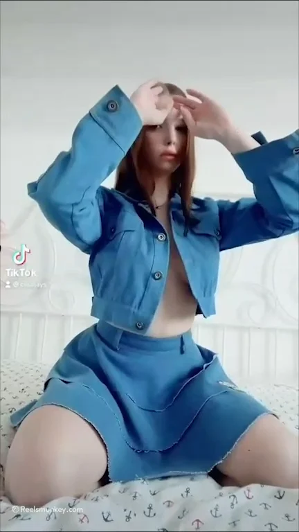 Sexy With Big Areola Reveals Her Lesbian Nudes With Her Girlfriend