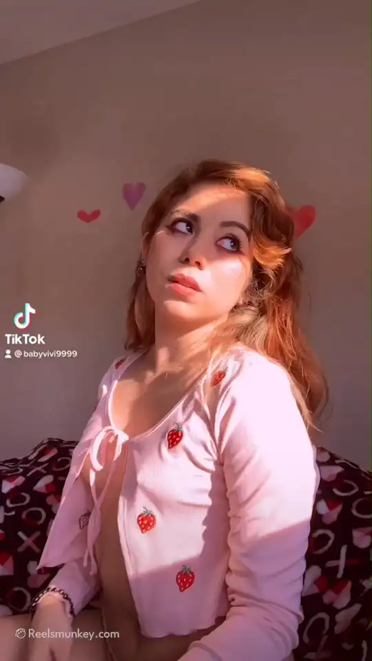 Redhead Girl Unties Her Dress And Sunbath Her Boobs On Tiktok