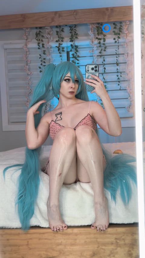 Cosplay Blue Hair vor der Kamera — Vertikal-Clip