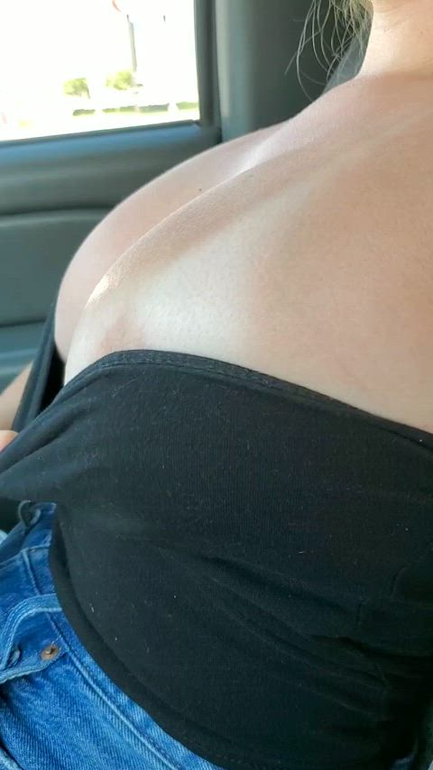 Big Tits Bouncing Tits Flashing