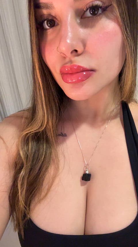 Cleavage Lips Lipstick
