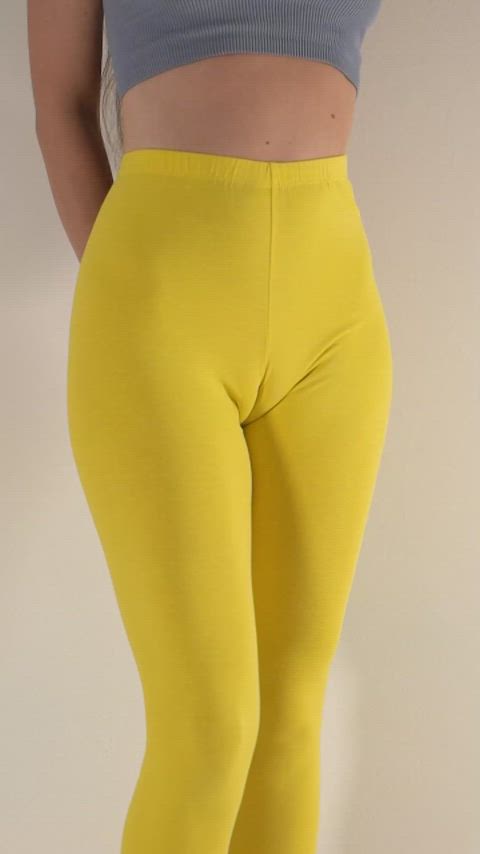 Yoga Yoga Pants Amateur Close-Up
