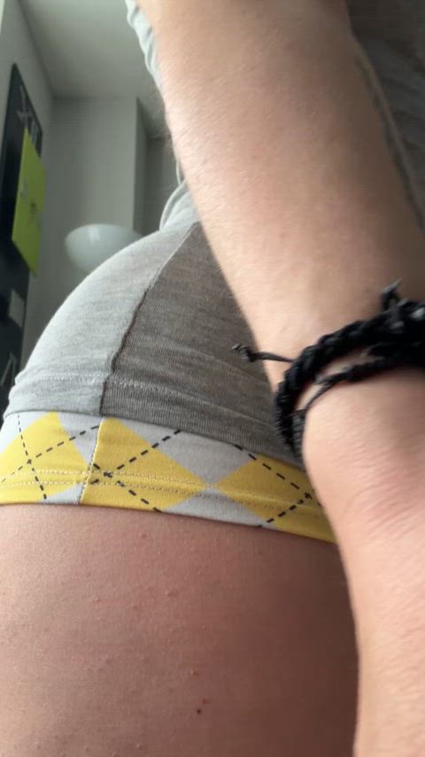 Amateur Ass Ass Shaking