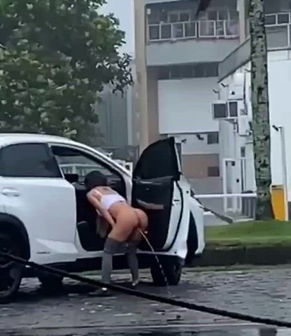 Pee Piss Public