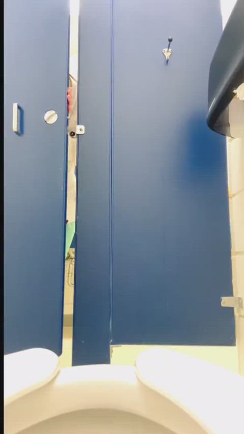 Amateur Bathroom Fetish