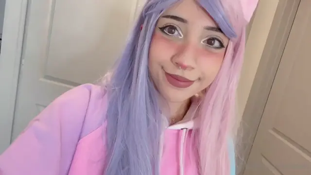 Sexy Kriss Kiss