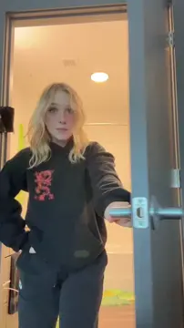 Hot girl cheating with bbc when her boyfriend out.