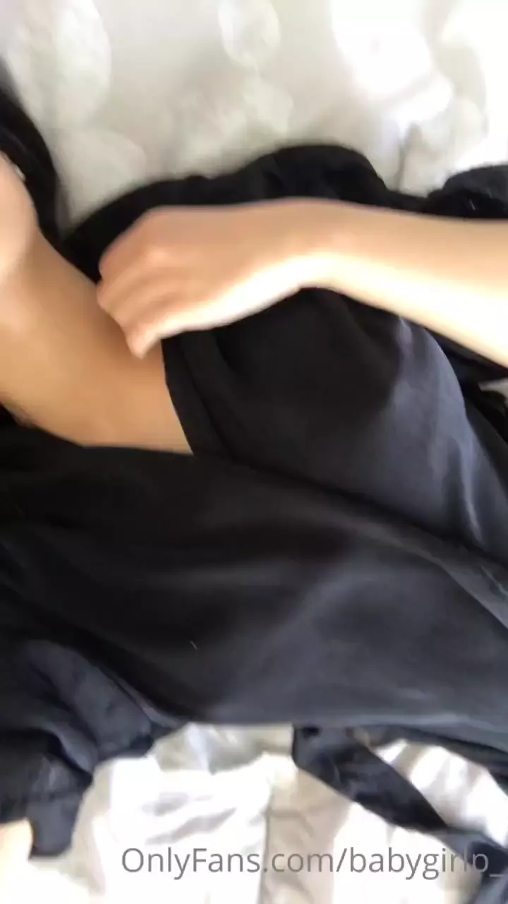 Ass Bounce: Playful Short Clip