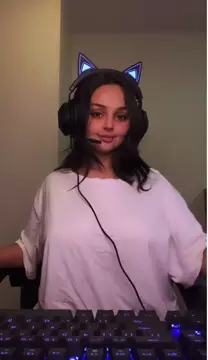 Babyfacedhoe Big Tits Gamer Girl Close-Up