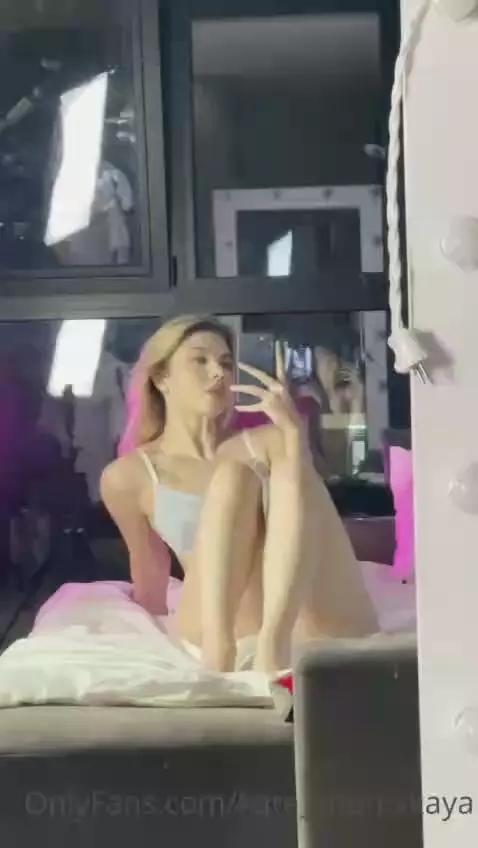Tempting Creampie Tease in Breeding