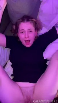parcel delivery girl fucks with customer during her shift