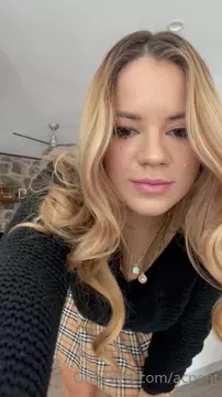 Blonde Play: Dreamy Vertical Clip