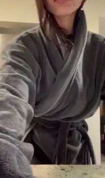 Curvy Vipertim Teasing 9:16 Video
