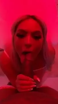 Iwannadou Flaunt: Playful 9:16 Video