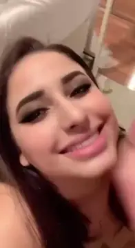 Brunette Twerk: Cheeky Vertical Video