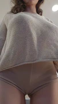 Pussy Dance: Cheeky Portrait Clip
