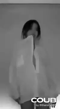 Who is this hot camgirl?