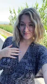 Curvy Biggerthanyouthought MILF Vertical Clip