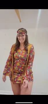 Ass Tease: Cheeky Portrait Clip