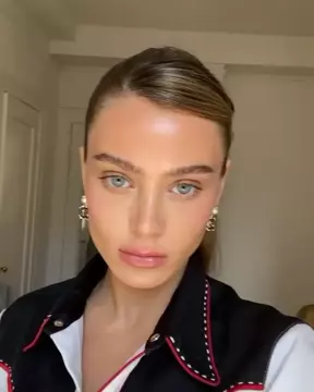 Sexy Ass Tease in Pussy
