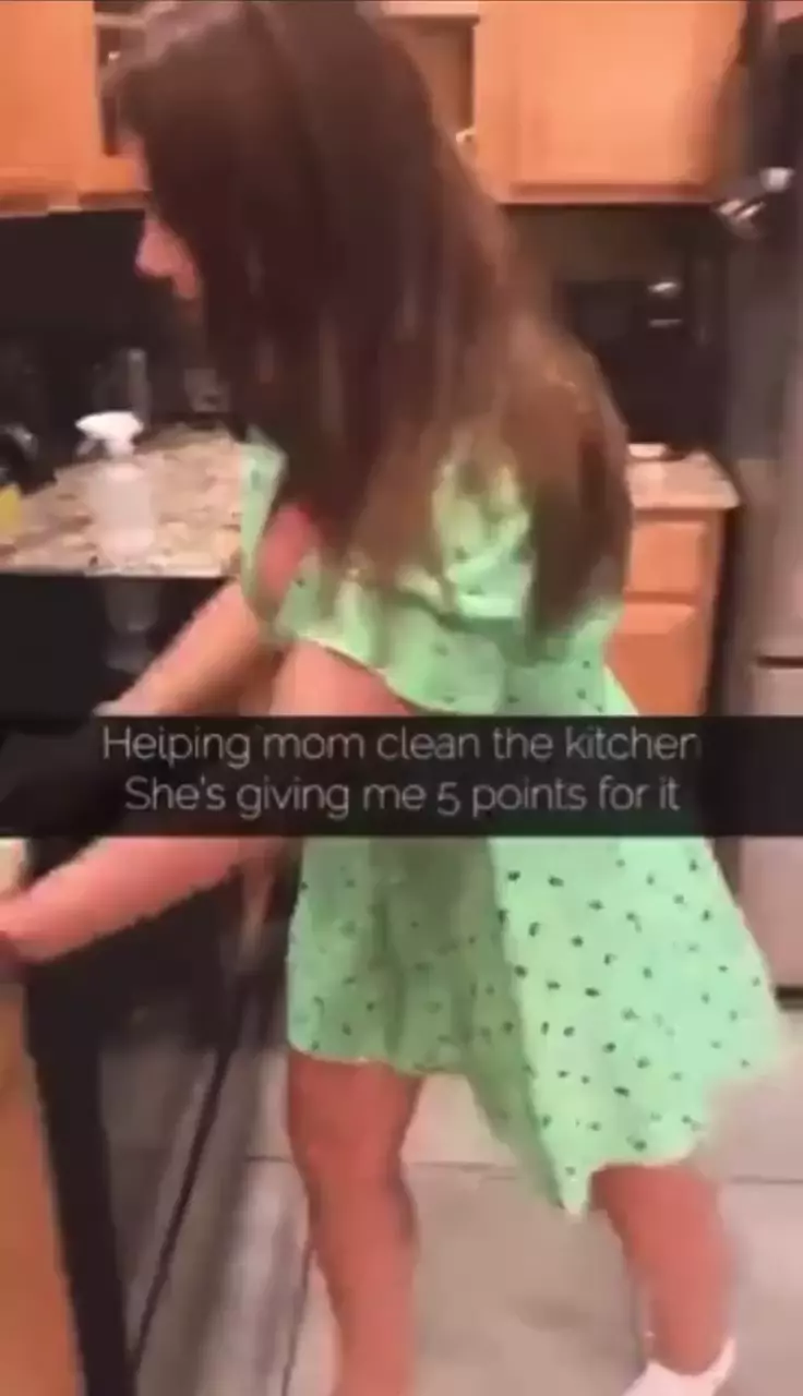 Seductive Ass Solo in Pussy