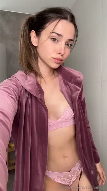 Seductive Pussy Ride in Shower